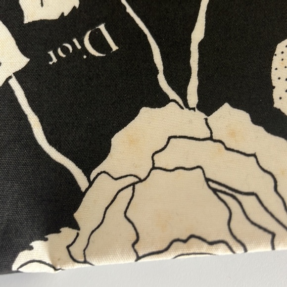 🤍Vintage Rare🖤 Christian Dior Cosmetic Bag Roses Print Black and White - Picture 8 of 12